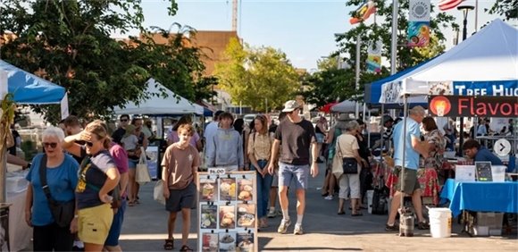 Have you seen this amazing outdoor market?
