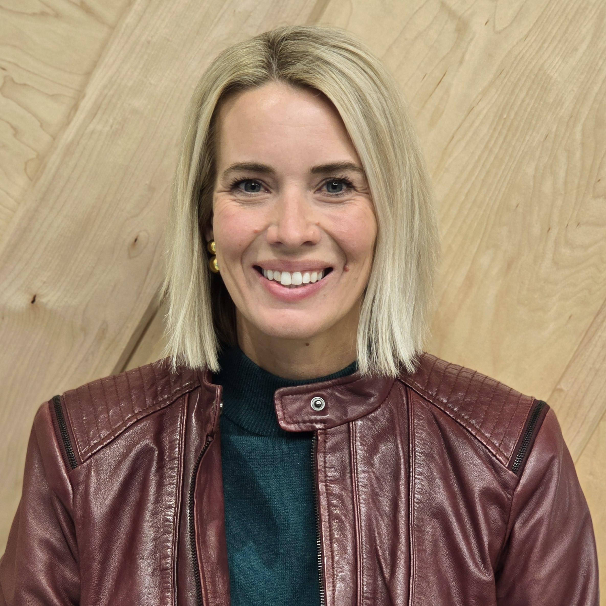 Cynthia Stringham Headshot